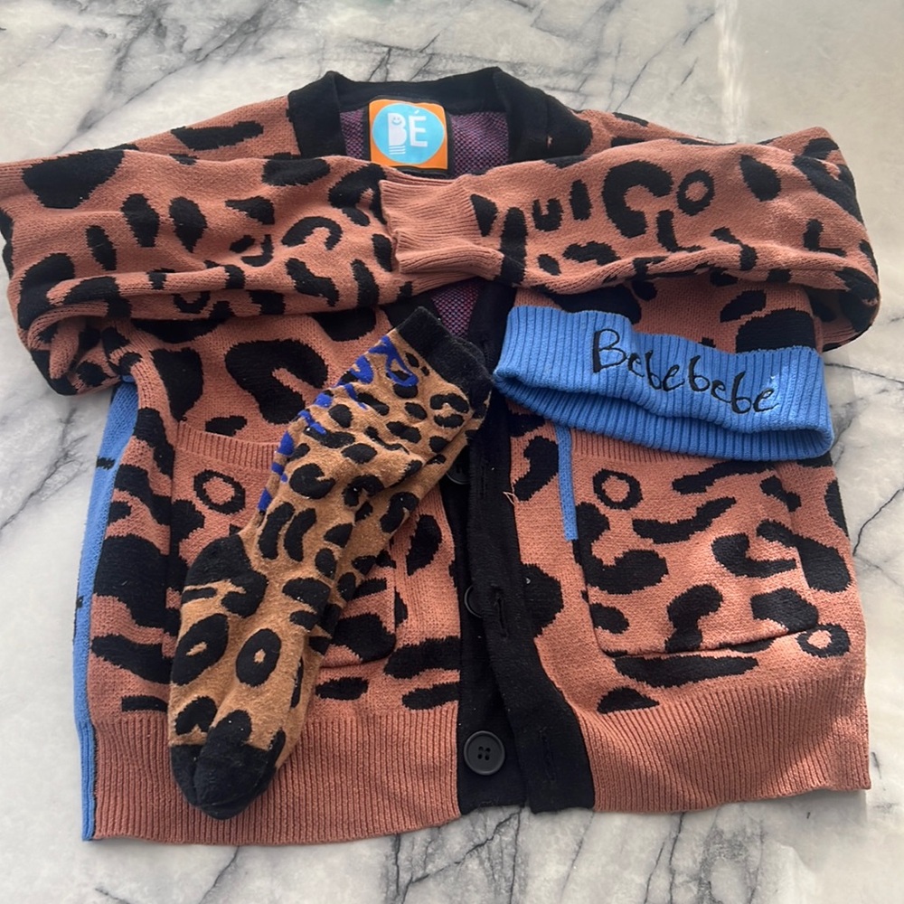 Sweater hat and socks set… Fits toddler age 3 and up…